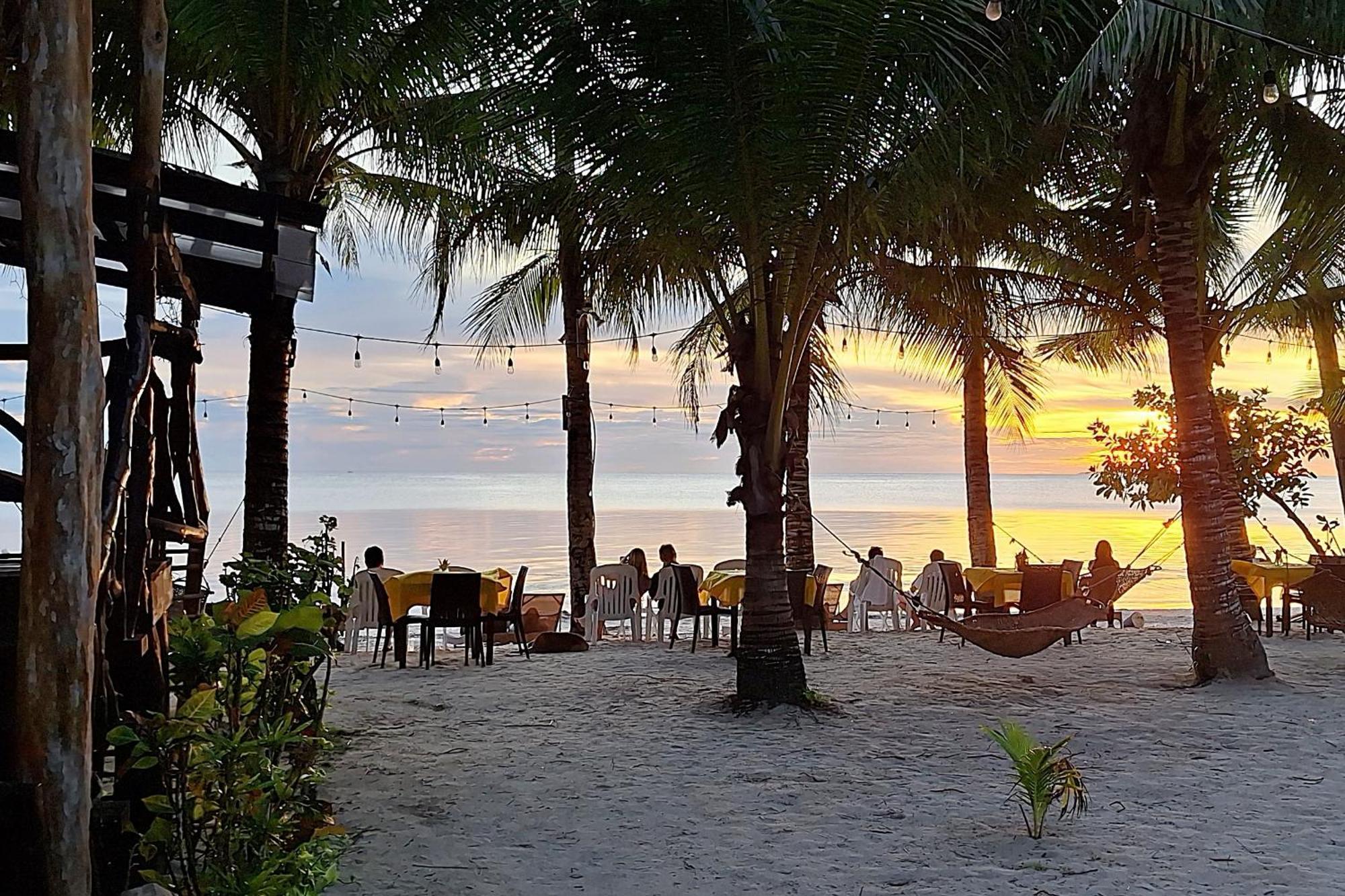 White Villas Resort Siquijor Exterior photo